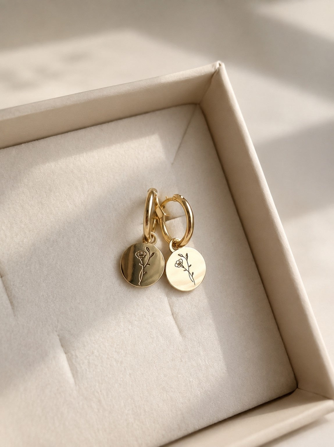 Dainty Birth Flower Earrings 18K Gold Plated Birth Month Huggie Hoops Birthday Gift for Her