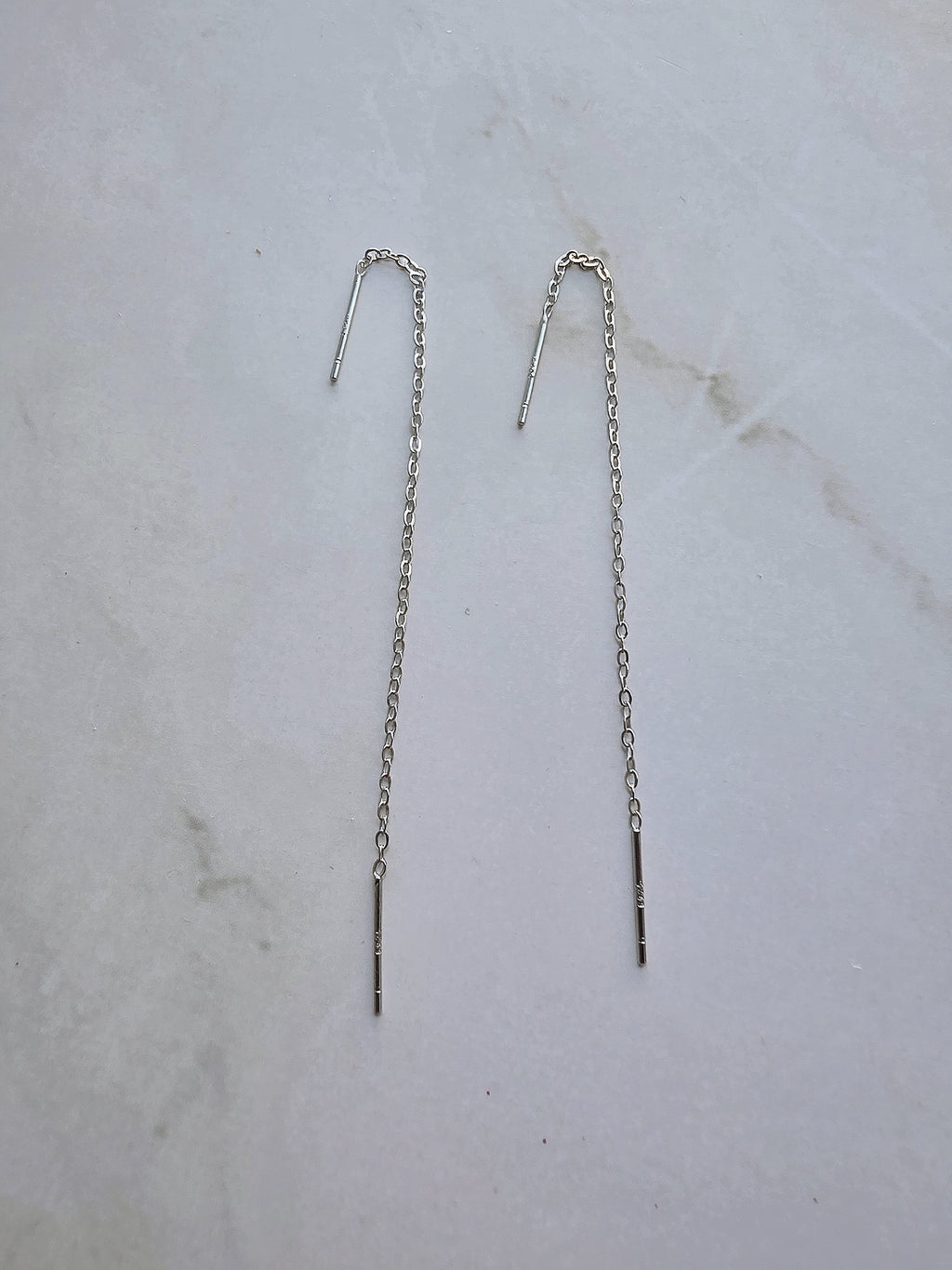 Lightweight minimalist threader chain earrings with a modern bar design.