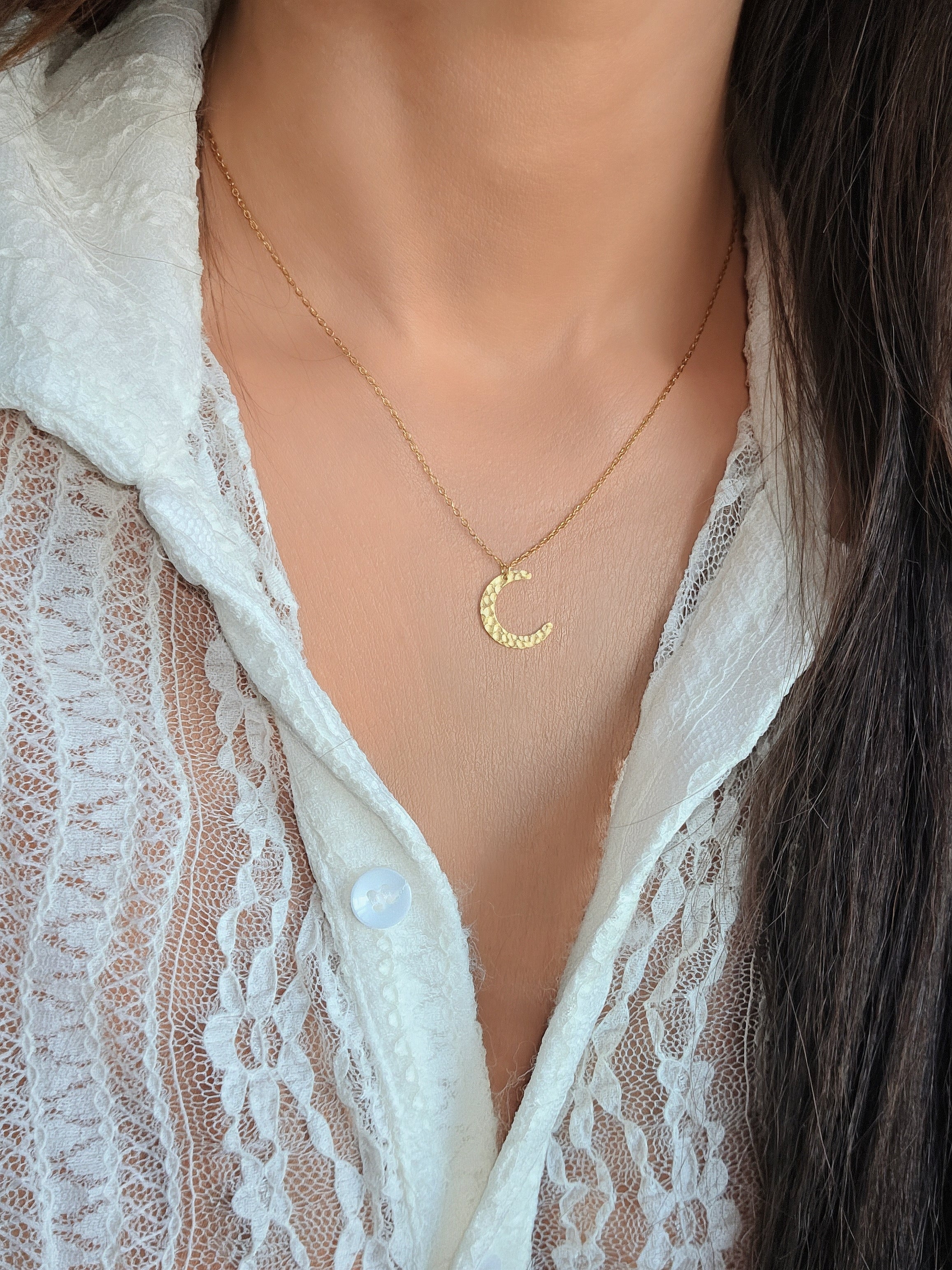 18K gold-plated stainless steel crescent moon pendant necklace for everyday wear and layering.