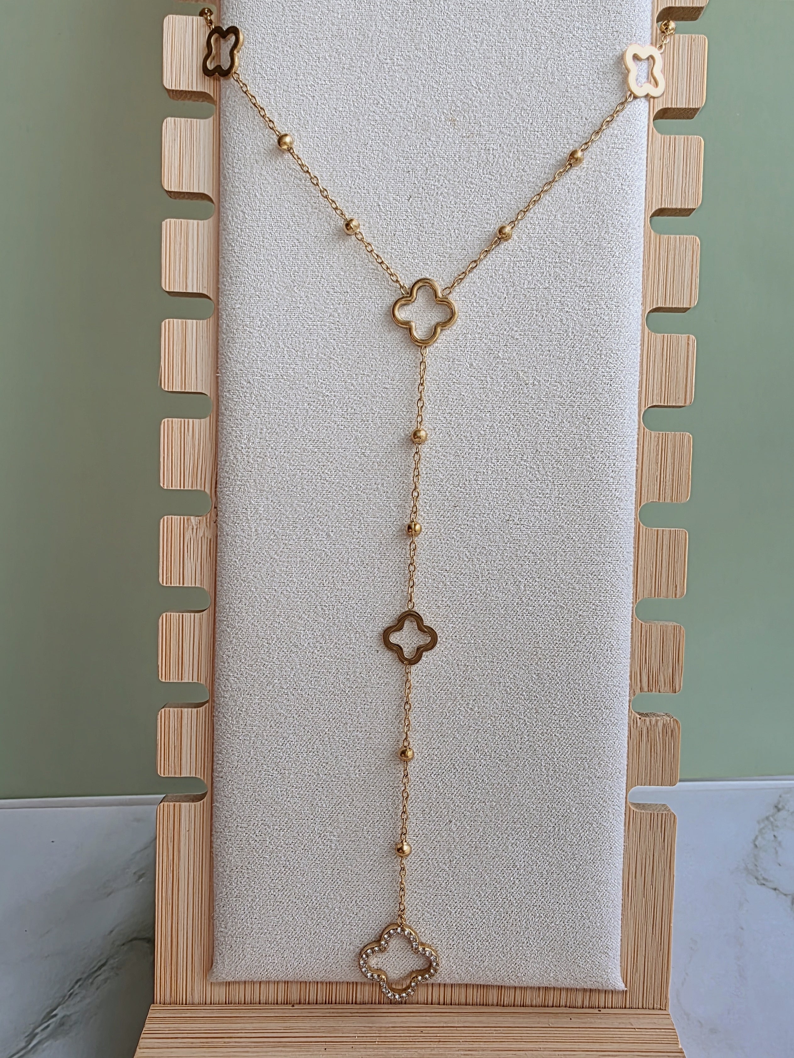 Elegant layered clover necklace set for everyday wear and special occasions.