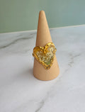Romantic pressed flower heart ring for women with elegant 18K gold plating.