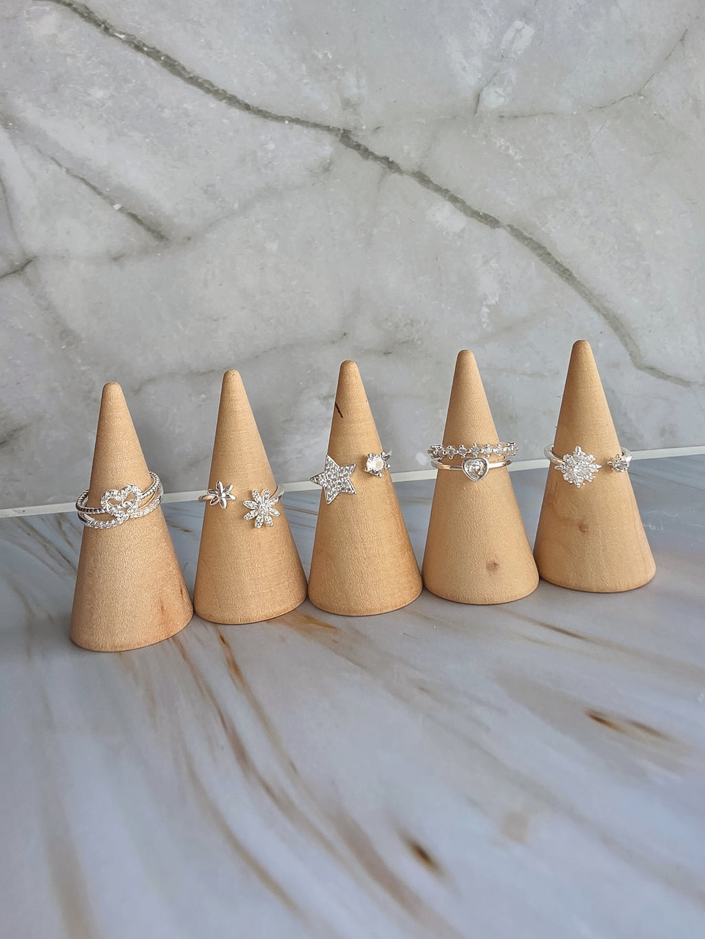 Cubic zirconia toe ring with 925 sterling silver plated finish