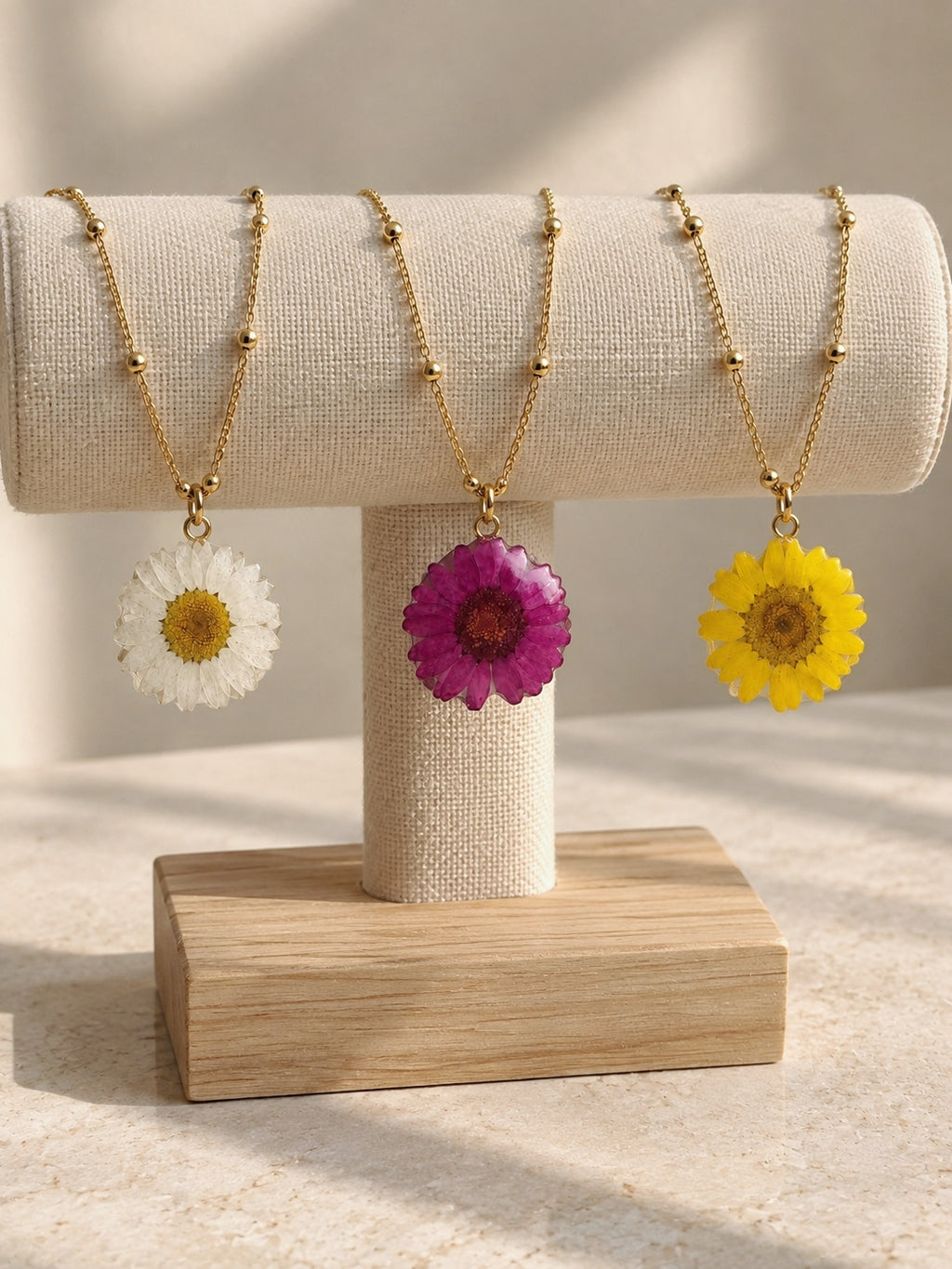 Handmade real flower daisy necklace with pressed flower resin pendant