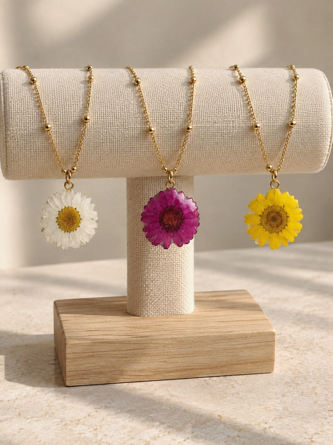 Handmade real flower daisy necklace with pressed flower resin pendant