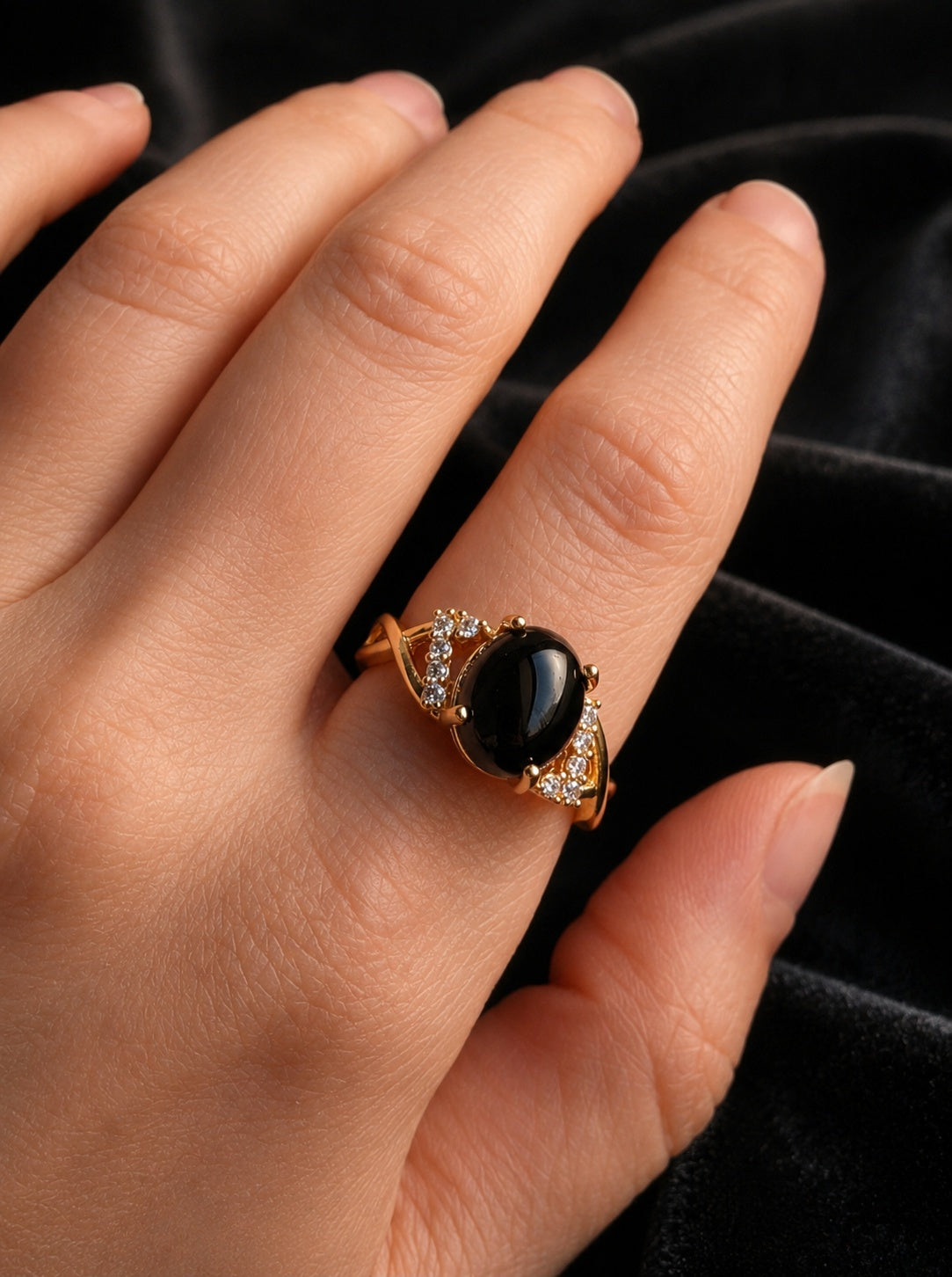 Color-changing statement ring with an adjustable 14K gold-plated band.