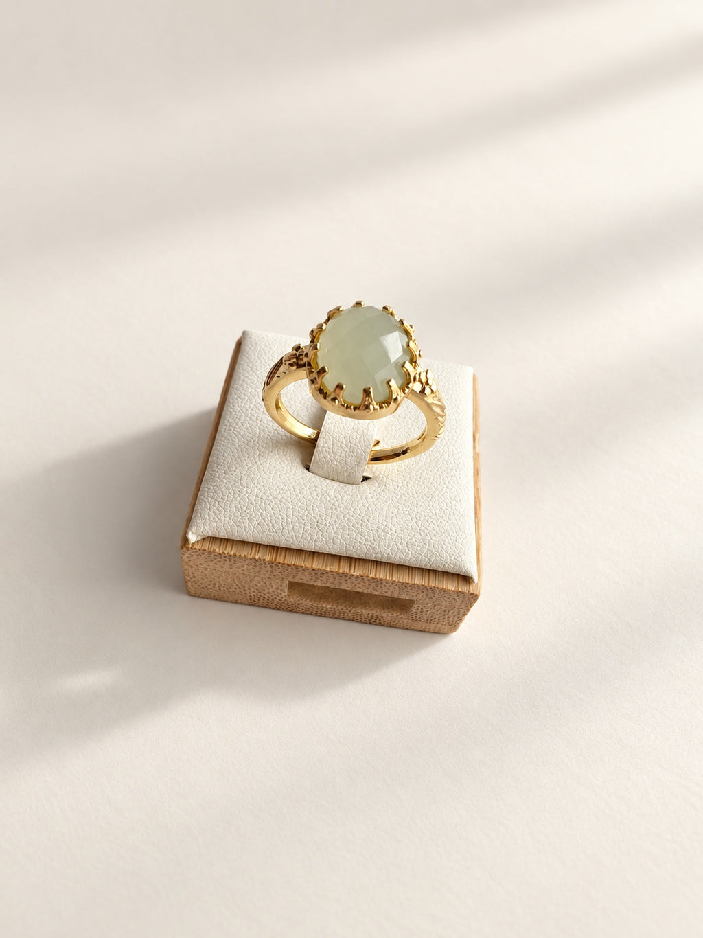 Elegant rose quartz and peridot ring for women
