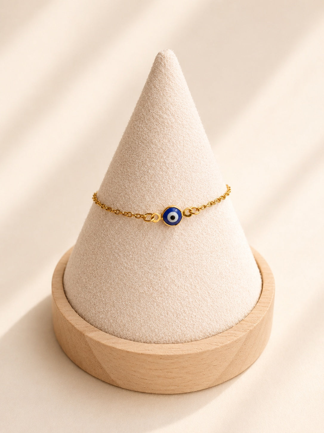 Adjustable protection bracelet featuring a classic Evil Eye charm.