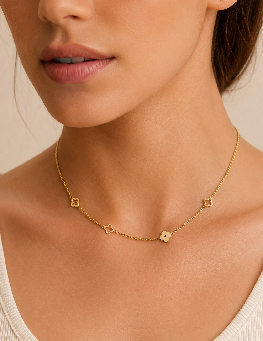 18K gold-plated clover necklace with a timeless dainty style.