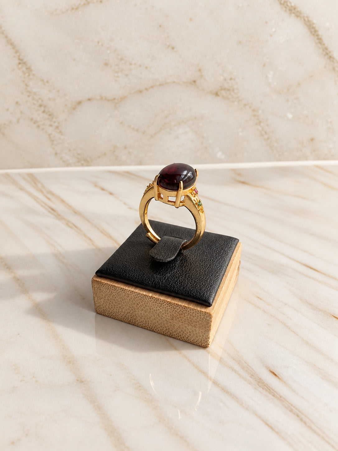 Elegant natural amber cocktail ring