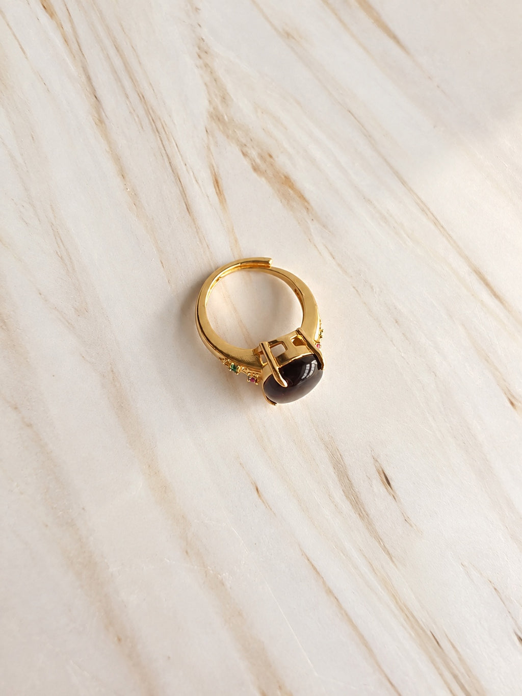 Unique amber ring with adjustable band