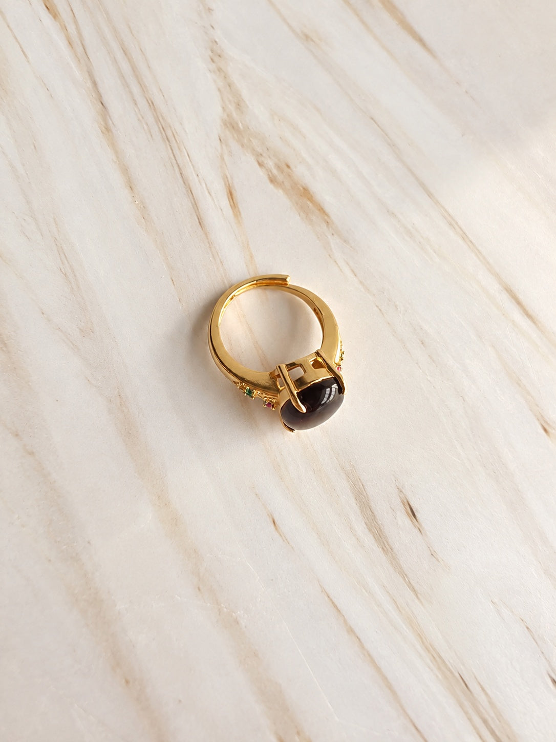 Unique amber ring with adjustable band
